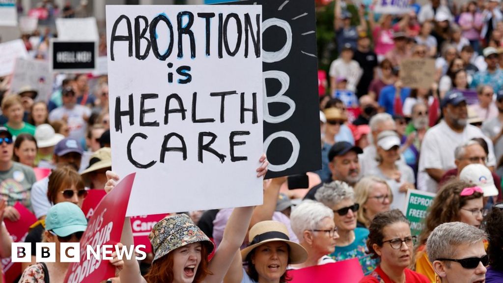 North Carolina Bans Most Abortions After 12 Weeks Of Pregnancy - BBC News