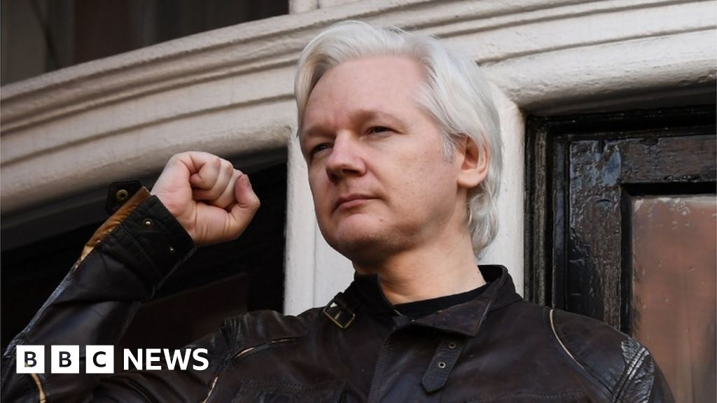 US judge delays ruling on 'interesting' Julian Assange case - BBC News