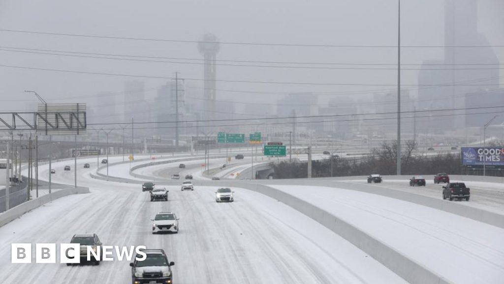Ice storm leaves thousands without power in Texas