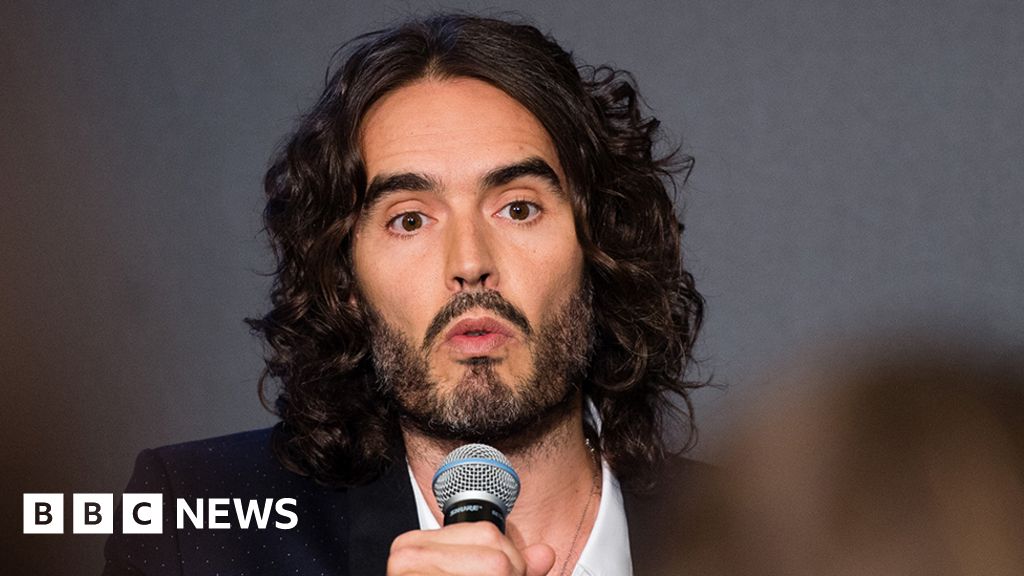 Channel 4 sorry after missing Russell Brand complaint