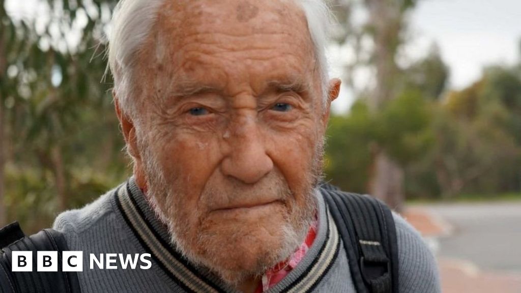 David Goodall: Australian 104, ends life 'happy' - BBC News
