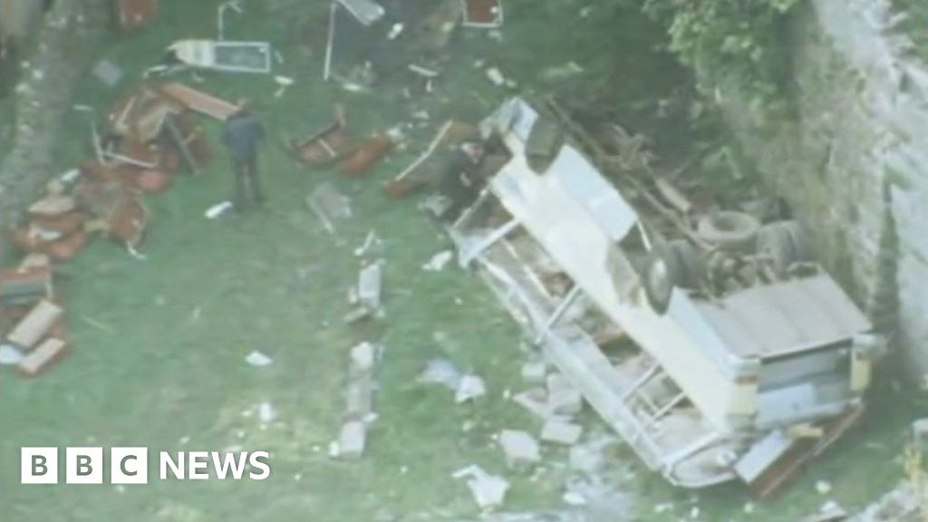 Dibble's Bridge coach crash Film remembers 33 who died BBC News