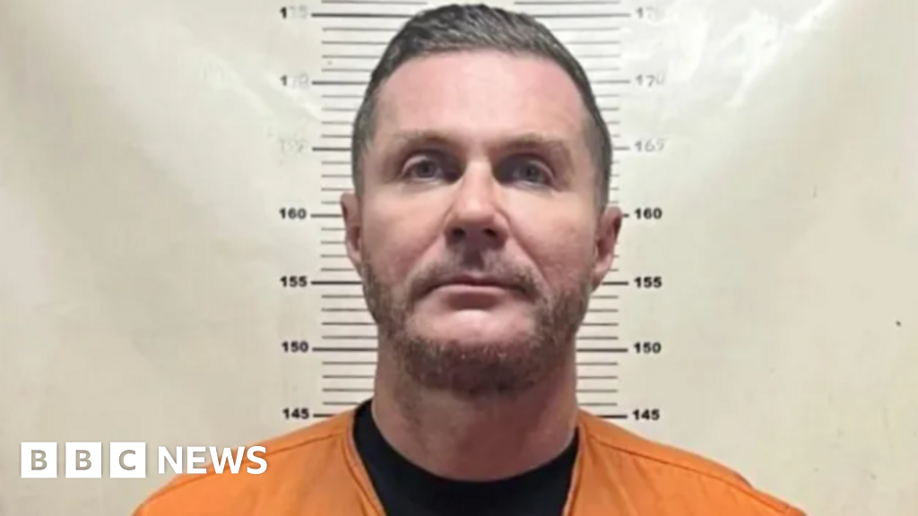 Crime boss Steven Lyons to challenge Spain extradition bid