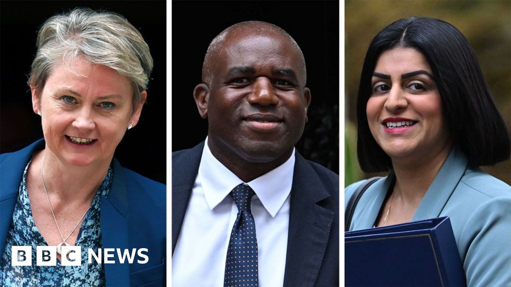 Starmer carries out major reshuffle after Rayner resignation