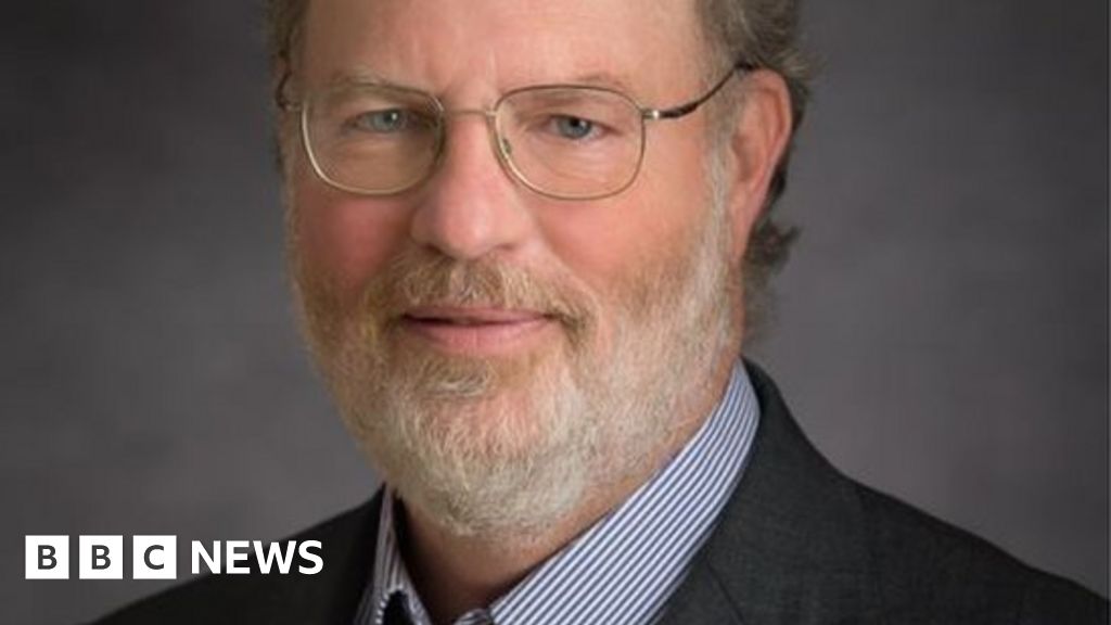 US man writes his own obituary to warn others against smoking