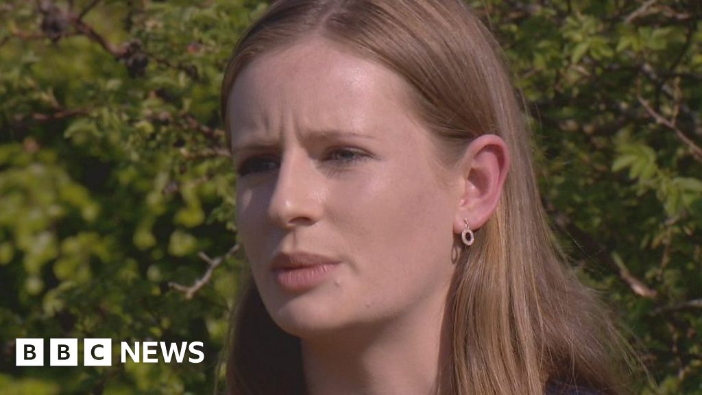 My Life Is Dominated By Lyme Disease Bbc News 