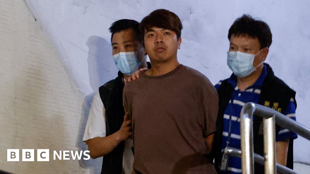 Четверо были арестованы в Гонконге после предложения наград зарубежным активистам