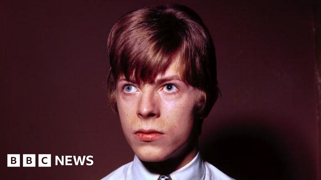 David Bowie: First studio recording 'found in bread basket' - BBC News