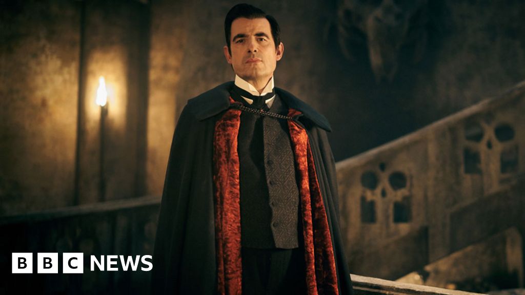 Dracula: Critics applaud 'energetic and fun' revival of vampire classic - BBC News