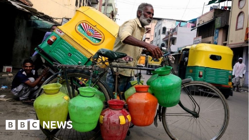 India Drought: '330 Million People Affected' - BBC News