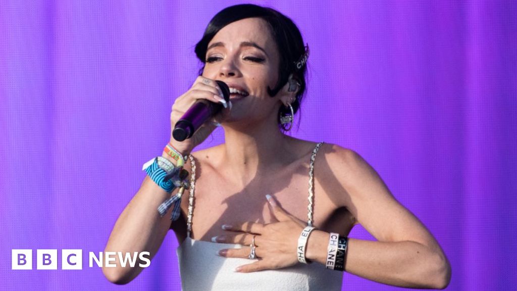 Lily Allen to tour new break-up album in UK theatres