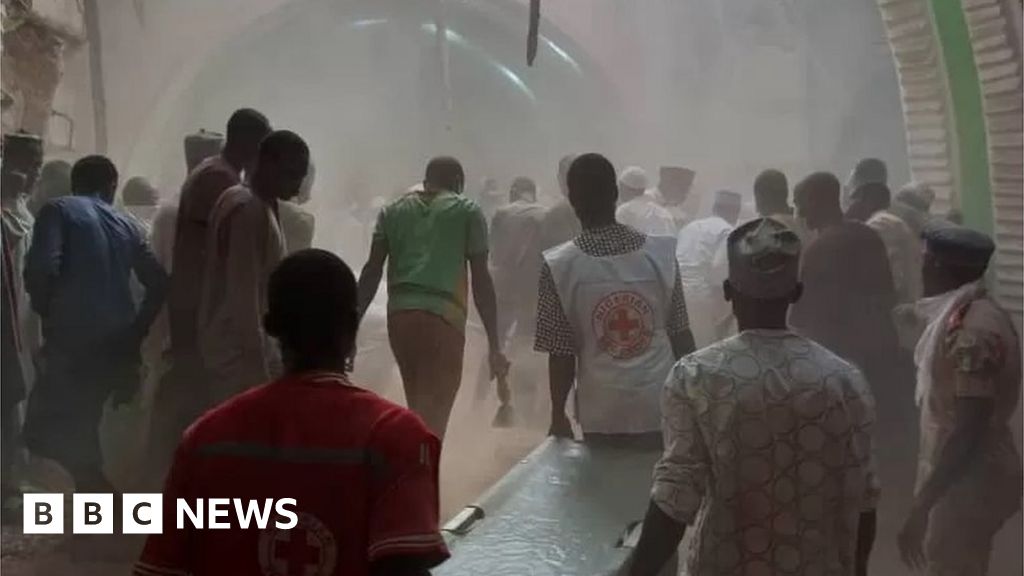 Срутване на джамия в Нигерия: Най-малко седем загинаха в Зария