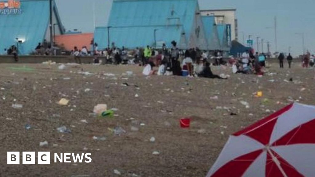 Southend beachgoers leave behind piles of rubbish BBC News