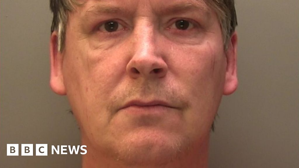 Man threatened ex with pistol stolen from museum mannequin