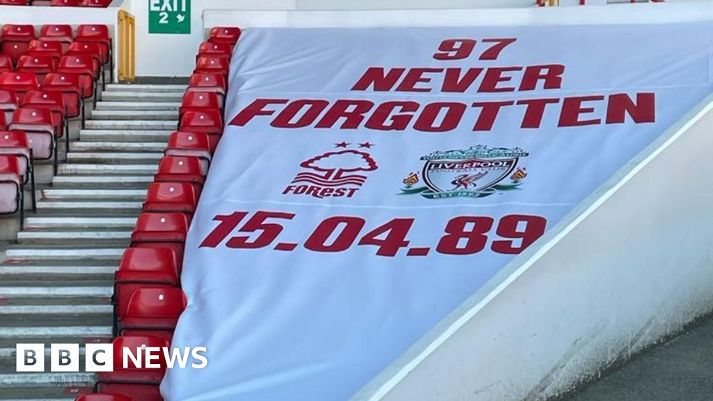 FA Cup: Nottingham Forest tribute to Hillsborough victims - BBC