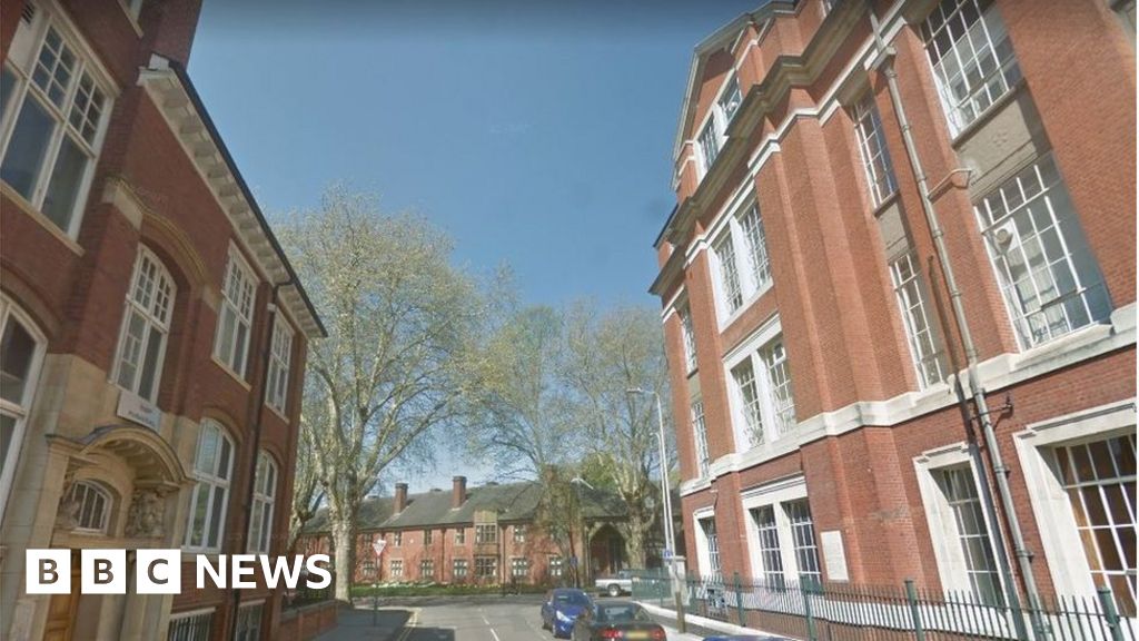 student-felt-silenced-by-de-montfort-university-after-alleged-groping-bbc-news