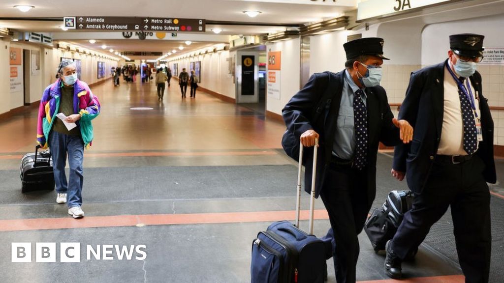 US judge throws out Biden mask mandate for planes and trains