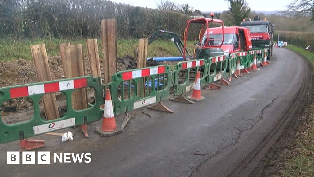south-east-water-burst-affects-3-000-east-sussex-homes-bbc-news