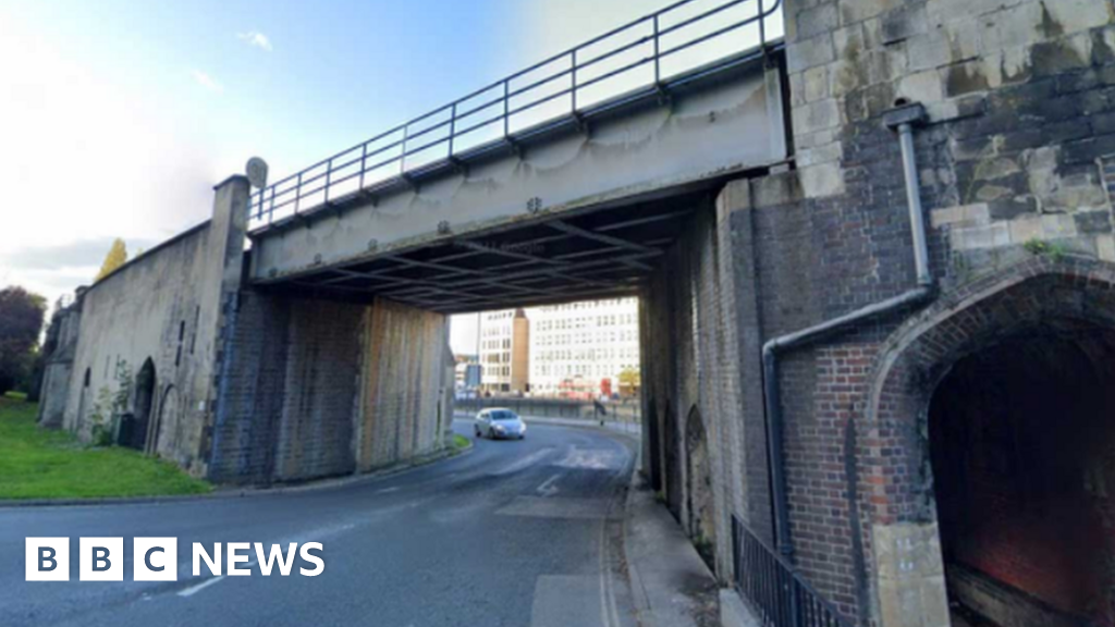 Bath's Claverton Street railway bridge to undergo months of repairs 