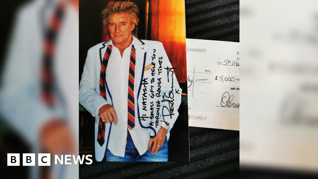 Coronavirus Rod Stewart sends Covid19 NHS victim surprise gift BBC News