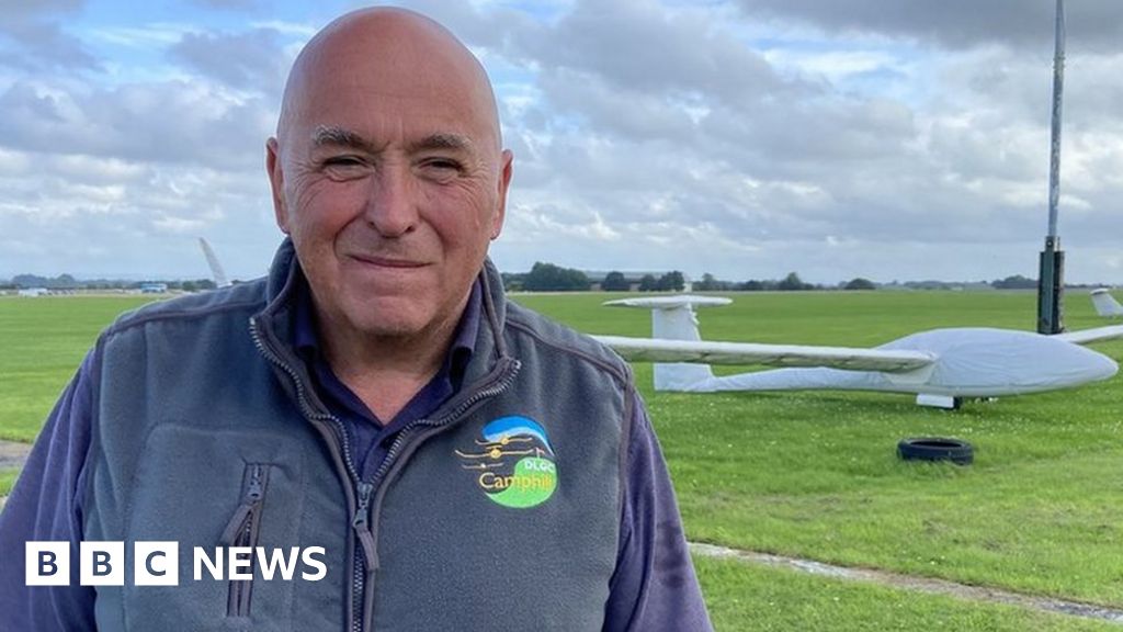 Vintage gliding club celebrates 50th birthday in Gloucestershire BBC News