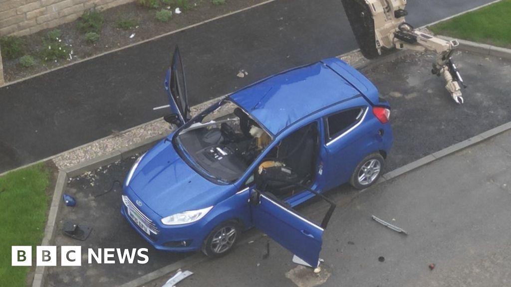 Man arrested after Skelmanthorpe car explosion on housing estate