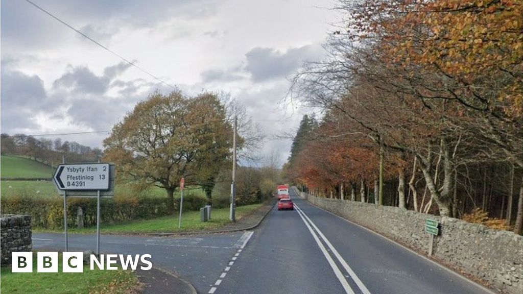 Conwy: Two airlifted to hospital after car and bike crash 