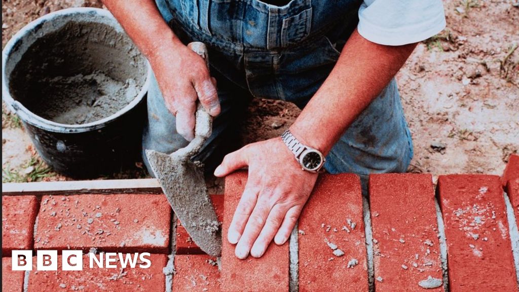Immigration rules relaxed for builders and carpenters