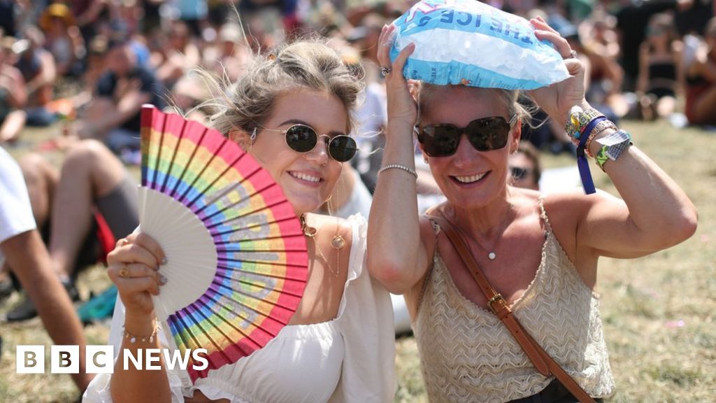 Uk Weather Hottest Day Of The Year As Temperatures Soar Bbc News 2746