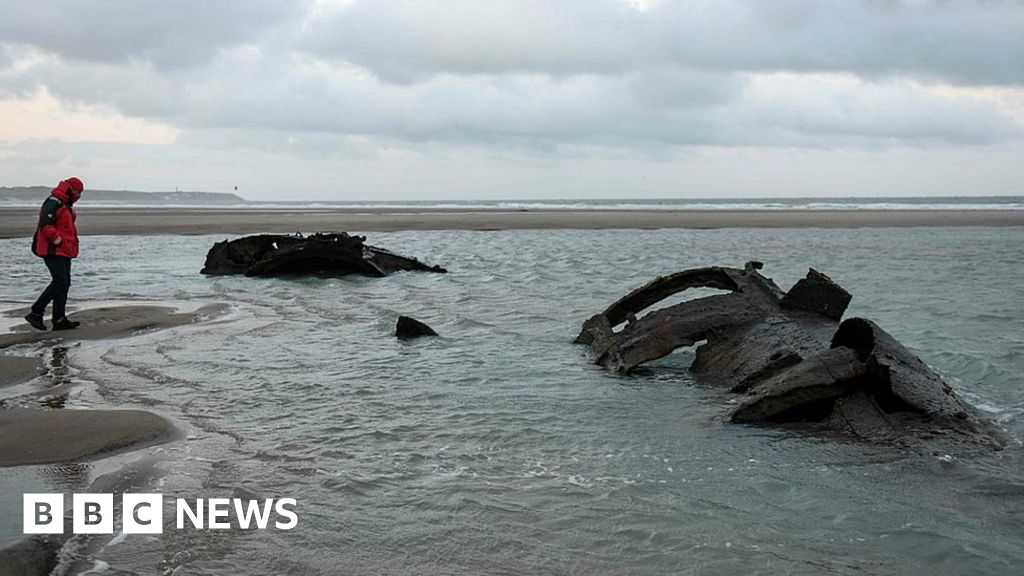 German WW1 U-boat emerges off French coast