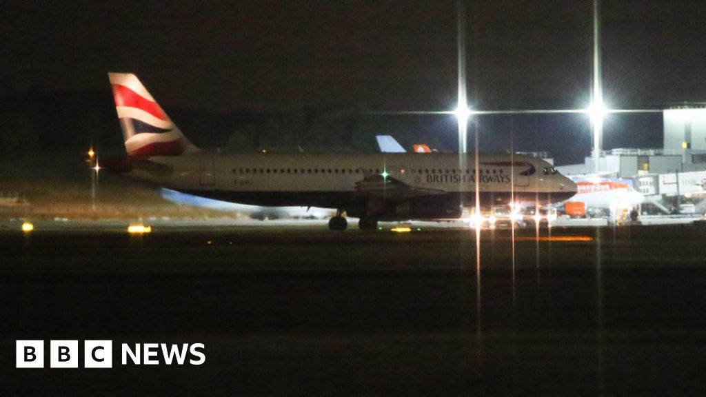 BA jet in emergency landing at Gatwick