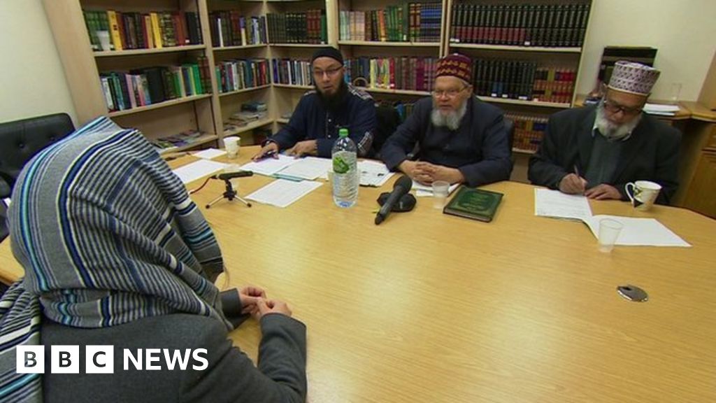 The UK women seeking divorce through Sharia councils BBC News