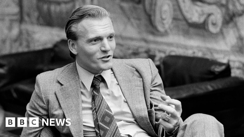 Baron Edouard-Jean Empain who lost finger to kidnappers dies