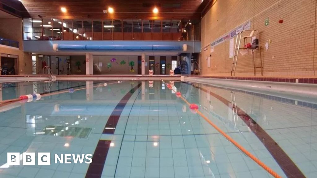 Deeping St James: Council leader 'not convinced' on leisure centre 