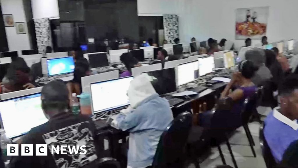 Замбия разкрива „сложен“ китайски синдикат за киберпрестъпления