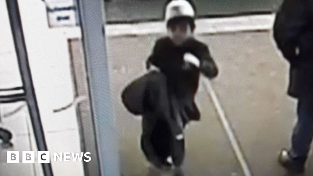 Newport Pagnell: Nine-hour search as boy vanishes from M1 services