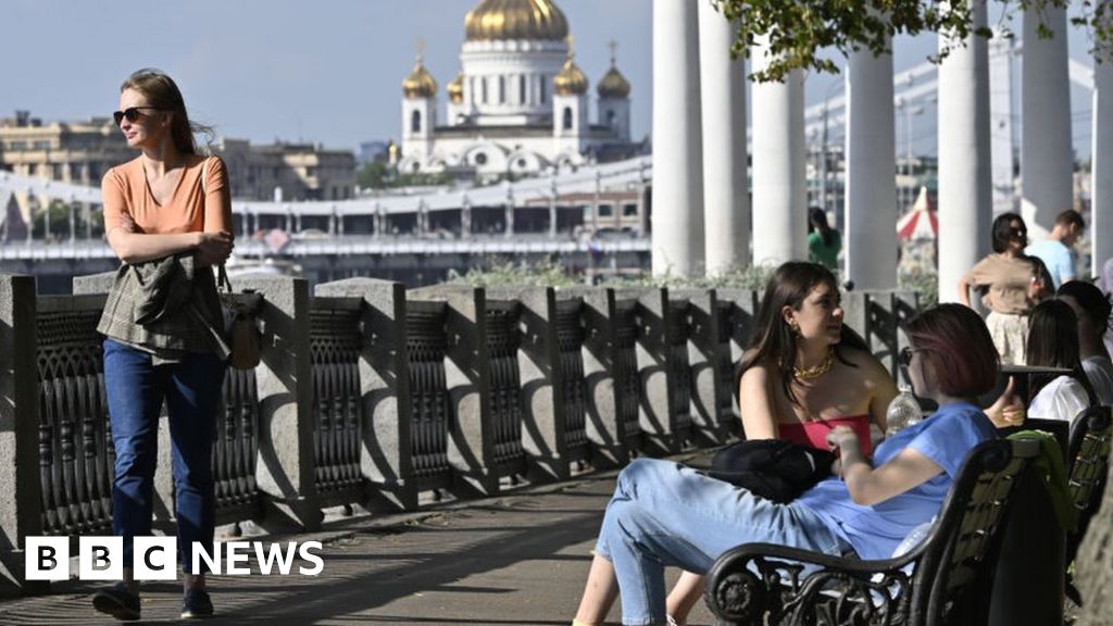 M&S Says Russia Exit, Cost Pressure to Keep Profit From Rising - BNN  Bloomberg