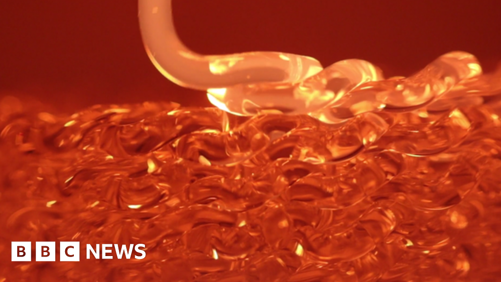 'Sewing' with molten glass and maths BBC News