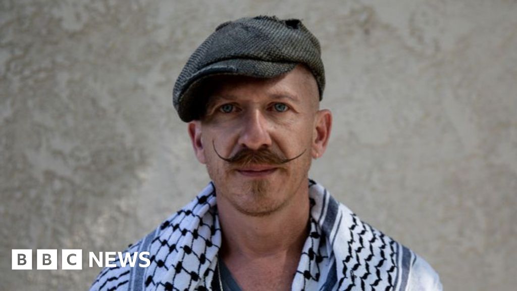 'Dad's death changed my song writing forever' - how grief shaped Foy Vance's music