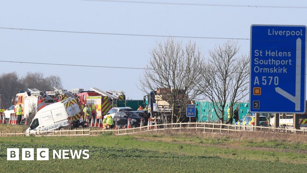 Lorry driver used phone apps before M58 fatal crash - BBC News