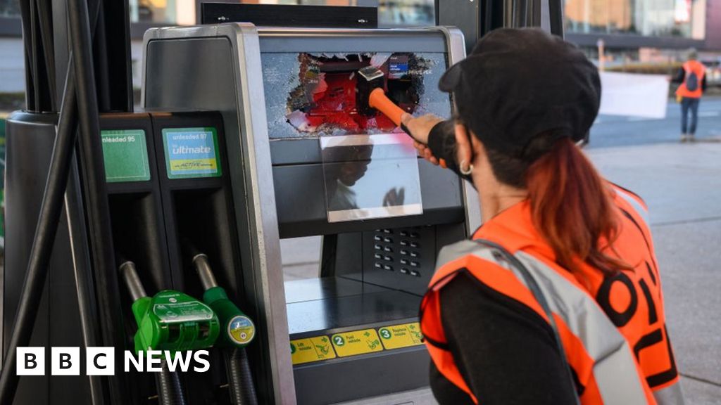 london-petrol-stations-damaged-by-anti-oil-protesters