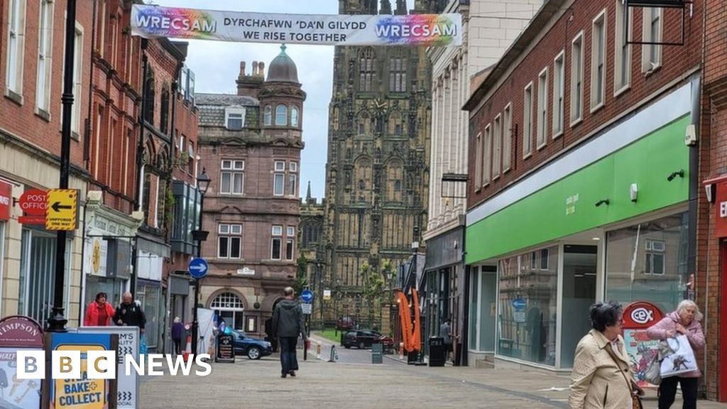 UK City of Culture 2029: Wrexham bids again - BBC News