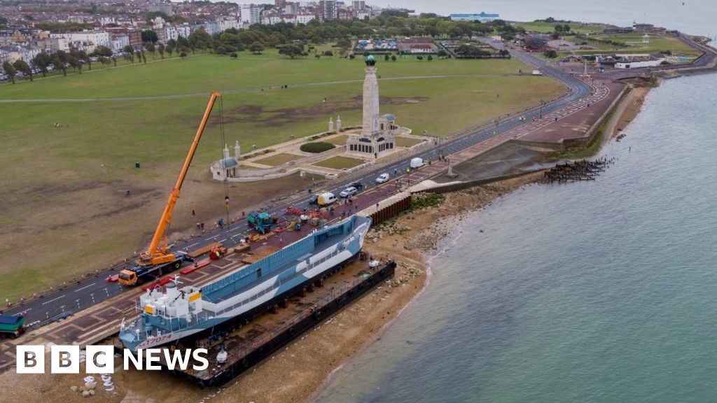 Last D Day Craft Makes Final Journey After Portsmouth Revamp Bbc News - roblox d day the original the first 2 hours youtube