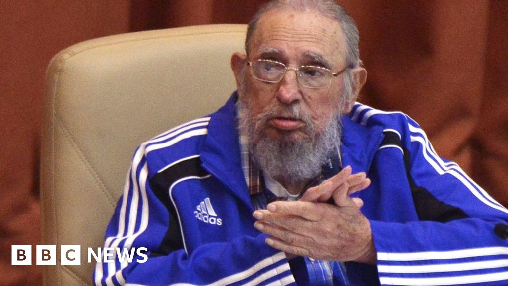 Fidel Castro gets standing ovation at Congress - BBC News