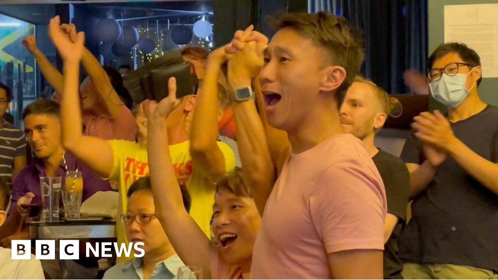 Singaporeans celebrate repeal of gay sex ban