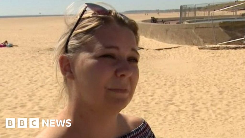 Gorleston beach death: 'People were trying to catch her'