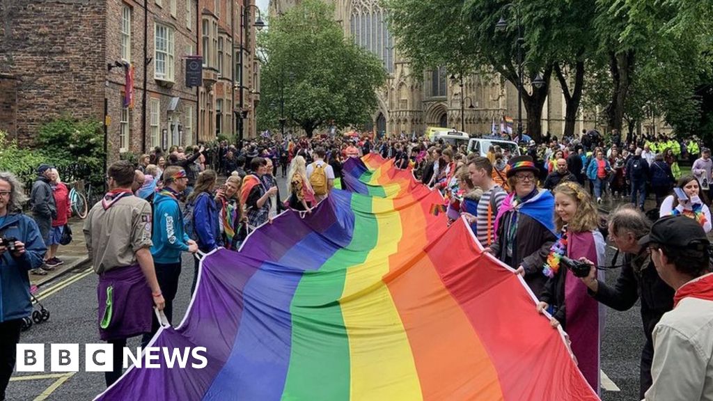 York Pride 2019: Pupils from city's schools lead parade - BBC News