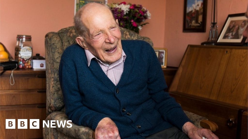 Tributes paid to Scotland's oldest man Alfred Smith