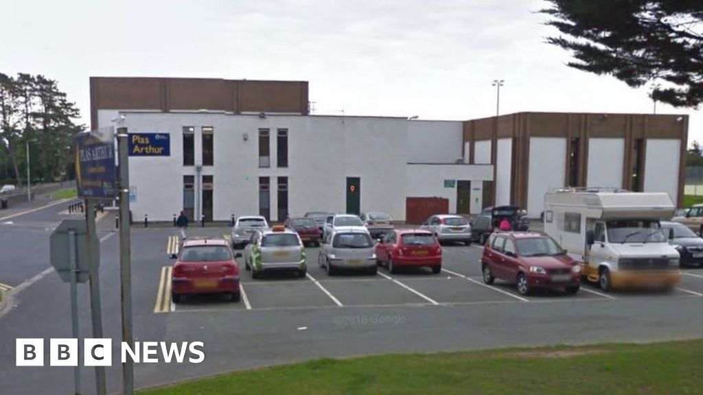 Children get swimming pool rash at Plas Arthur, Llangefni BBC News