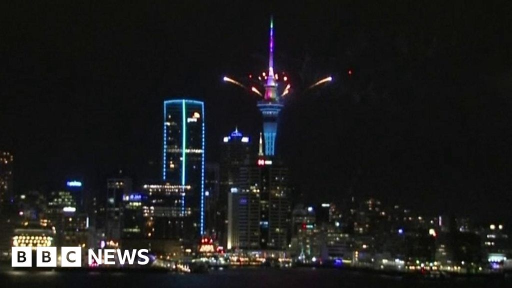 New Year: Auckland welcomes in 2023 with fireworks display